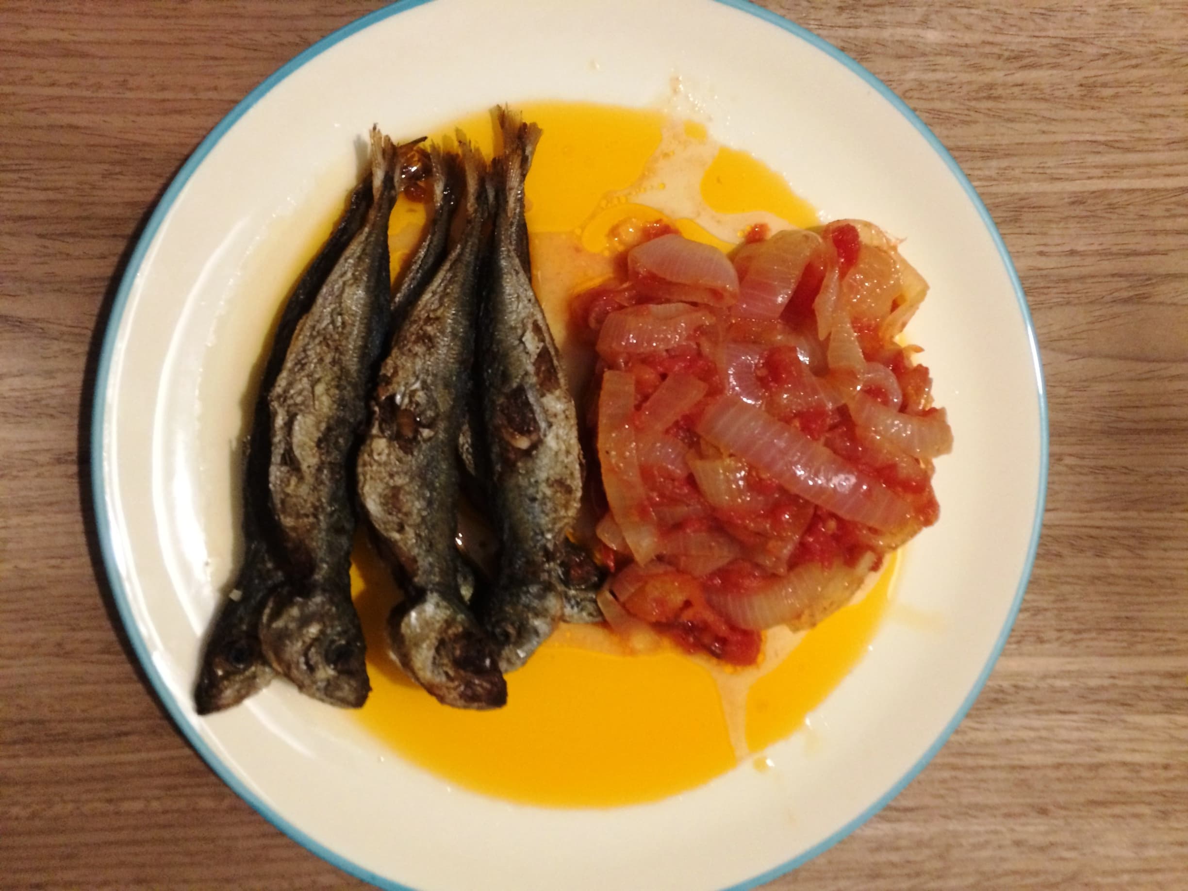 Chicharros com cebolada